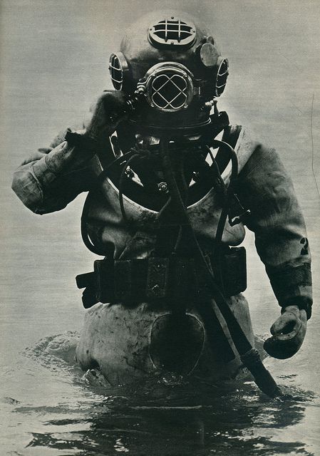 diver by petercat.harris, via Flickr Diver Outfit, Deep Sea Diver Art, Diver Tattoo, Scuba Diving Quotes, Diver Art, Heavy Gear, See Tattoo, Navy Diver, Deep Sea Diver