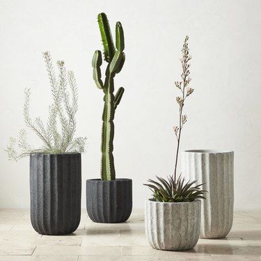 Extra Large Planters, Pots Set, White Ceramic Planter, Diy Window Treatments, Porcelain Planter, Table Scapes, Planter Design, Tall Planters, Unique Planter