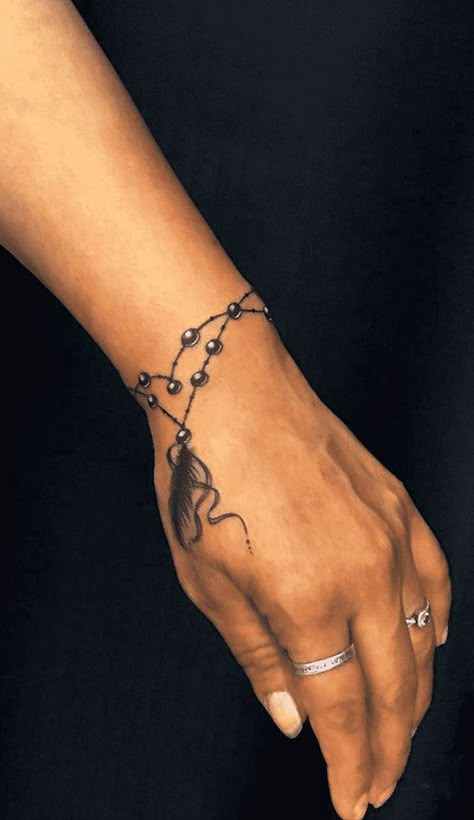 Wrist Forearm Tattoos, Ankle Bone Tattoo, Arm Bracelet Tattoo, Bone Tattoo Design, Chain Tattoos, Tattoo Armband, Tattoos On Arm, Wrap Around Wrist Tattoos, Wrist Bracelet Tattoo