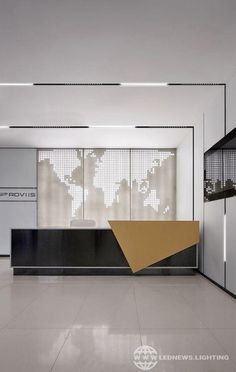 Modern Reception Desk Design, Office Reception Design, Modern Reception Desk, Reception Desk Office, Reception Desk Design, Cool Office Space, Corporate Office Design, Modern Reception, Office Lobby