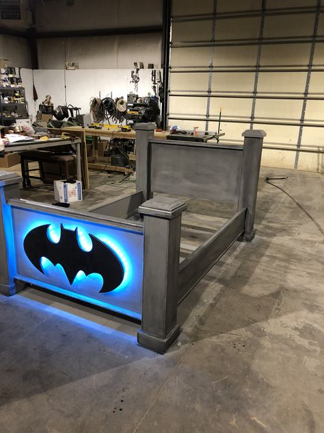 Little Boy Furniture, Batman Bedroom Ideas, Batcave Bedroom, Batman Room Ideas, Batman Furniture, Batman Room Decor, Man Bed, Batman Bed, Batman Bedroom