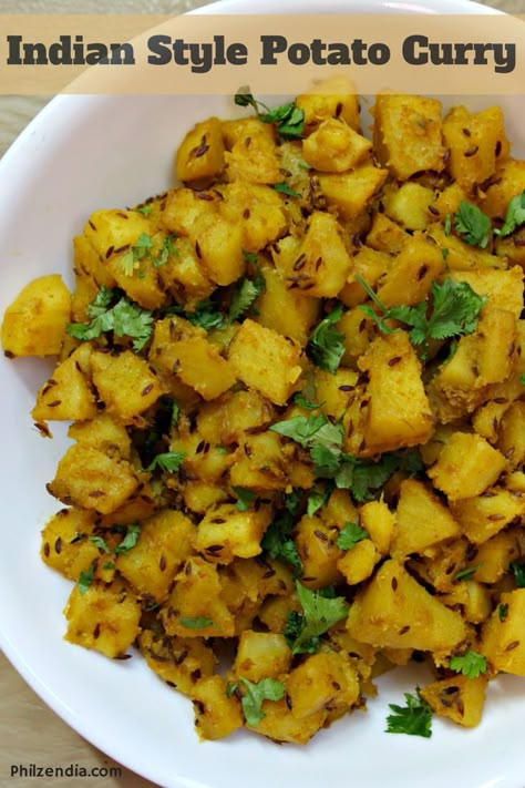 Indian Potato Recipes, Potato Curry Recipe, East Indian Food, Curry Recipes Indian, Veg Dishes, Potato Curry, Indian Foods, Tasty Vegetarian Recipes, India Food