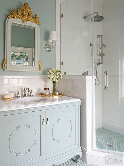 Vintage style tile blends period character to showers, floors, and walls while shabby-chic DIY décor lets you create your own personal decorating style with salvaged, reclaimed pieces. Great bathroom budget ideas to save money! Baie Vintage, Baños Shabby Chic, Shabby Chic Bathrooms, Shabby Chic Dressers, Shabby Chic Decor Diy, Repurposed Dresser, Shabby Chic Decorating, Great Bathrooms, Shabby Chic Dresser