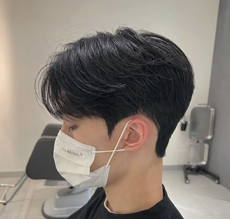 Men’s Haircut Back Of Head, Two Block Cut Hair Men, Down Perm Korean Men, Textured Middle Part Hair Men, Korean Short Hair Men, Korean Two Block Haircut, Korean Men Haircut, Korean Haircut Men, Sind Curtain Bangs