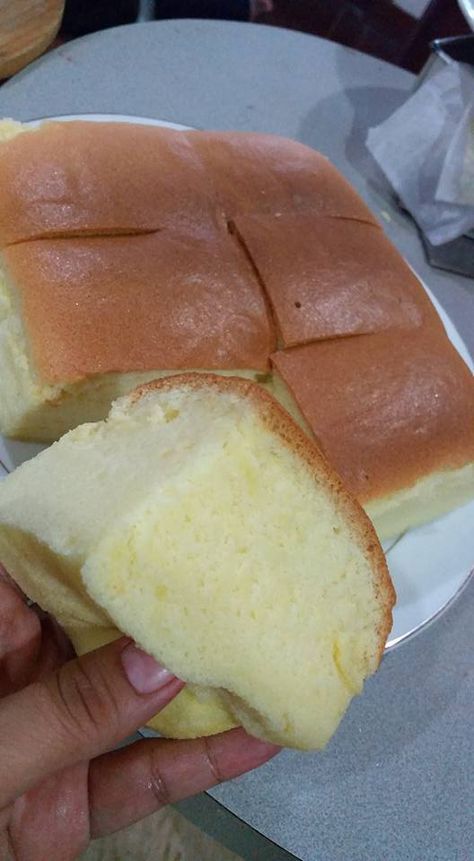 Easy Vanilla Cake Recipe From Scratch, Castella Cake Recipe, Best Vanilla Cake Recipe, Castella Cake, Easy Vanilla Cake, Easy Vanilla Cake Recipe, Hot Cake, Asian Cake, Pembuat Roti