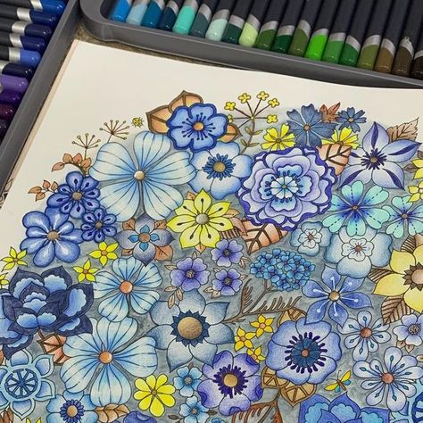 607 likes, 40 comments - ashnareviewsOctober 1, 2020 on : "No Green Challenge! 📚:World Of Flowers by @johannabasford 🖍: Foreground- Derwent Procolor and KohiNoor Polycolor Background-Staed...". World Of Flowers Johanna Basford, Colored Pencil Art Projects, Blending Colors, World Of Flowers, Joanna Basford, Illustrator Inspiration, Coloring Ideas, Coloring Inspiration, Johanna Basford Coloring