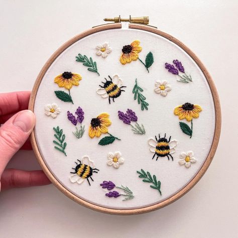 This cute summer embroidery pattern features a bee design with hand stitched flowers, suitable for beginners it is simple and easy to stitch with step by step guides. Create as wall decor or for a special hand made gift. Download and begin your hand embroidery journey today! Lavender Embroidery Pattern, Insect Embroidery, Learn To Embroider, Lavender Embroidery, Bee Embroidery Design, Learning To Embroider, Bee Embroidery, Stitch Guide, Bee On Flower