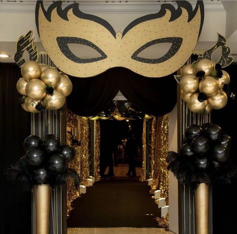 Masquerade Party Decorations Theme, Diy Masquerade Decorations, Masquerade Ball Decorations, Masquerade Party Themes, Mascarade Ball, Sweet 16 Masquerade Party, Mascarade Party, Masquerade Decorations, Gatsby Birthday Party