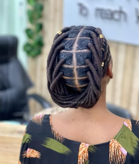 Tread Wool Hairstyles, Kiko Hairstyle With Rubber Thread, Hairstyles With Wool Thread, Wool Threading Hairstyles African Hair, Hairstyle With Thread, Wool Style Hair, Kiko Hairstyle With Brazilian Wool, Thread Styles For Natural Hair, Threaded Hairstyles African Hair