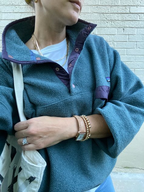 Patagonia Fleece Fits, Patagonia Sweatshirt Outfit, Patagonia Office Outfit, Patagonia Vintage Fleece, Big Fleece Outfit, Cute Fleece Jacket Outfit, Vintage Patagonia Outfit, Half Zip Pullover Patagonia, Patagonia Retro Pile Fleece Outfit