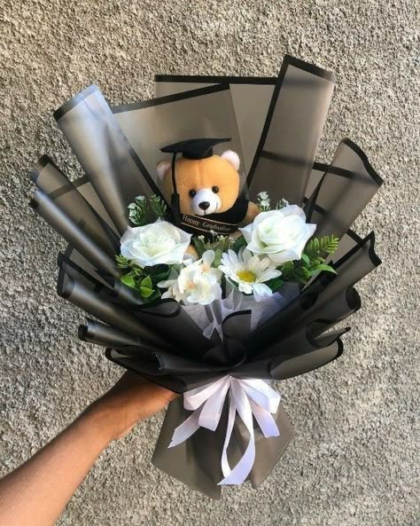 Graduation Bucket Ideas, Graduation Arrangements Gifts, Graduation Bear Bouquet, Bouquet Graduation Ideas, Graduate Flower Bouquet, Graduation Flowers Bouquet For Boys, Graduation Bouquet Ideas Flowers, Graduation Floral Arrangements, Bouquet Of Flowers Graduation