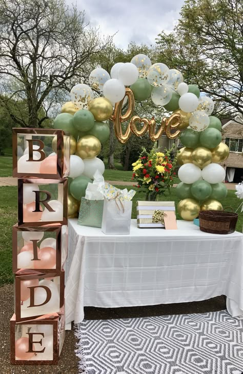 Drive-by Bridal Shower - Pandemic Style Bridal Shower Decor At Home, Outdoor Bridal Shower Ideas, Bridal Brunch Decorations, Aurora Borealis Jewelry, Hermes Home, Outdoor Bridal Showers, Bridesmaid Photoshoot, Bridal Shower Balloons, Outdoor Baby Shower