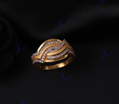 Latest Ring Designs, Indian Wedding Rings, Diamond Finger Ring, Wide Diamond Bands, Gold Leaf Jewelry, Gold Jewelry Prom, Rose Gold Black Diamond, Gold Bangle Set, Modern Gold Jewelry