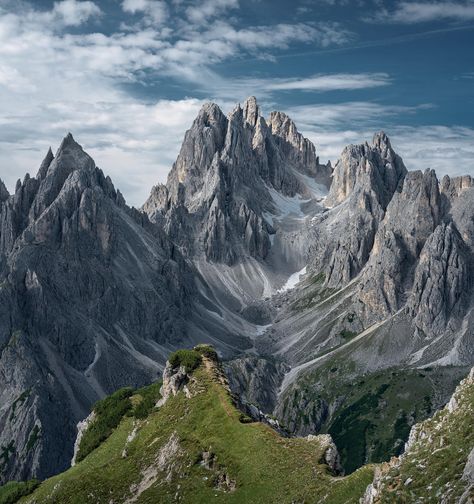 Mountain Landscape Photography, The Dolomites, Most Beautiful Beaches, Beautiful Mountains, Reference Photos, Mountain Range, Landscape Photographers, Fantasy Landscape, Mountain Landscape