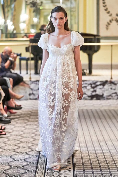 Brock Collection at New York Fashion Week Spring 2020 Brock Collection, Ball Skirt, Bridal Magazine, Maxi Robes, Romantic Dress, Fashion Show Collection, Fashion 2020, Embellished Dress, Elie Saab