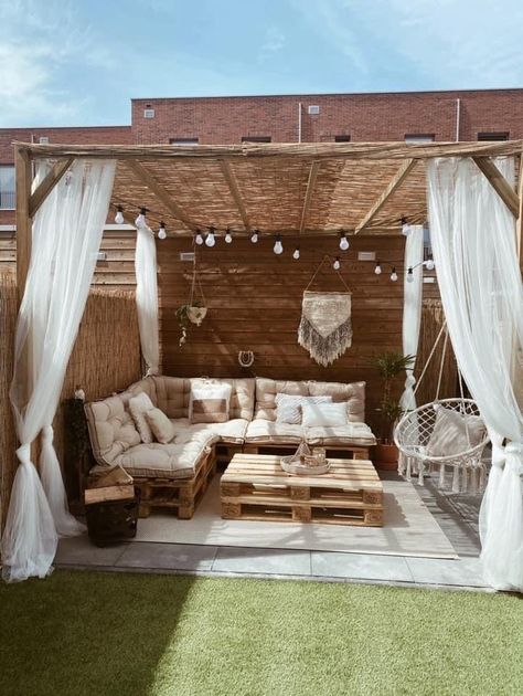 Black And White Patio Decor, Hammock Aesthetic, Black And White Patio, Porch Swing Plans, Spacious Backyard, Patio Decor Ideas, Front Porch Swing, White Patio, Swing Chair Outdoor