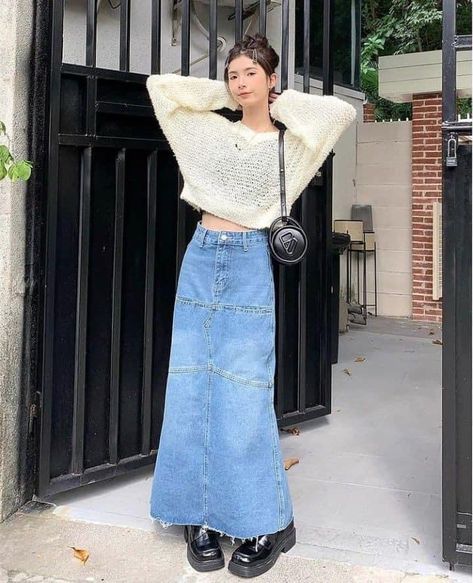 Skirt Outfits Maxi, Outfits Maxi Skirt, Long Jean Skirt Outfits, Fashion Style 2023, Skirt Outfits Korean, Jean Skirt Outfits, Long Jean Skirt, High Waisted Denim Skirt, Denim Skirt Outfits