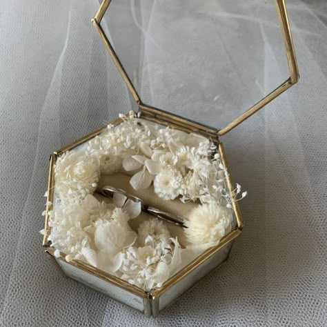 Ring Box Wedding Diy, Wedding Ring Box Glass, Engagement Ring Platter, Rings Box, Engagement Box, Unique Wedding Cards, Ring Box Wedding, Dream Wedding Decorations, Wedding Planning Decor