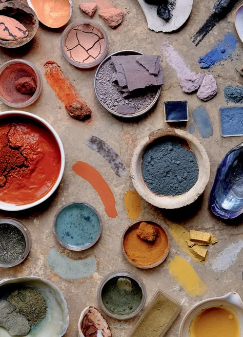 Heidi Gustafson's 'Book of Earth' Embarks on a Visual Voyage Through the World of Natural Pigments — Colossal Rose Step By Step, Raw Color, Community Health, Earth Pigments, Natural Pigments, Eco Friendly Paint, Colossal Art, Folded Book Art, Cute Easy Drawings