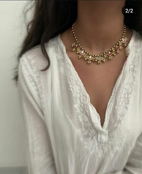 Dainty Indian Jewelry, Modern Indian Jewelry, Asian Attire, Traditional Photography, Vintage Indian Jewelry, Desi Jewelry, Desi Aesthetics, Asian Aesthetic, Neck Pieces Jewelry