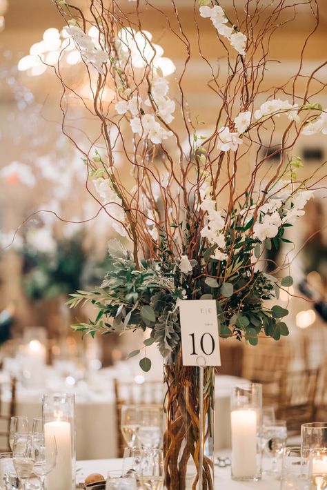 Winter Wedding Table Decor, Tree Branch Centerpieces, Branch Centerpieces Wedding, Tree Wedding Centerpieces, Eucalyptus Centerpiece, Gala Decorations, Winter Wedding Table, Branch Centerpieces, Winter Wedding Centerpieces