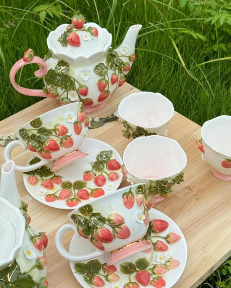 Strawberry series 🍓tea set. Hiking with the set is soooooo nice😌#fairycup #tealover #tealovers #teacup #teaset #teapot #teapots #makelifearide #teacupcollector #teacupcollection #idyllic #cupcollection #fyp #fypシ #fypage #foryou #foryoupage Cottage Core Tea Set, Strawberry Tea Cup, Strawberry Tea Set, Teapot Decorating Ideas, Tea Cups Aesthetic, Tea Pot Aesthetic, Strawberry Teacup, Item References, Strawberry Teapot