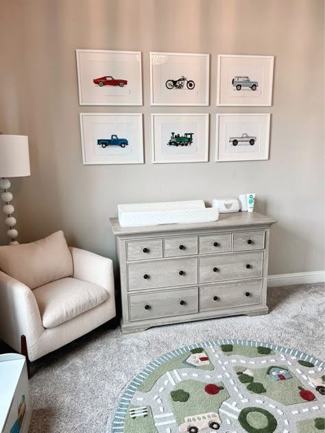 Neutral Car Theme Bedroom, Car Nursery Decor, Neutral Car Bedroom, Classic Car Themed Nursery, Car Theme Bedroom Boys, Toodler Room For Boys, Kids Car Theme Bedroom, Car Themed Nursery Vintage, Vintage Cars Nursery