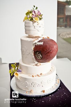 Elegant themed "NFL football" wedding cake by cakestudio.ca...Love it! My take would be to change the flowers to orange and the football to be an NCAA Tennessee football :) Rugby Wedding, Football Wedding Cake, Football Wedding Theme, Sports Themed Wedding, Football Wedding, Sports Wedding, Football Cake, Themed Wedding Cakes, Grooms Cake