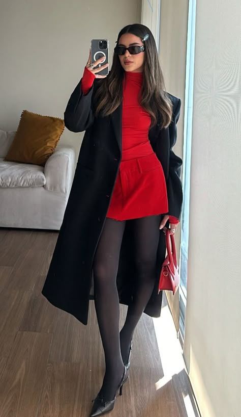 Outfit Vestido Rojo, Cute Preppy Outfits For School, Outfits For Warm Weather, Impress Your Crush, Drinks Outfits, Long Coat Outfit, Red And Black Outfits, Preppy Outfits For School, Luxury Outfit