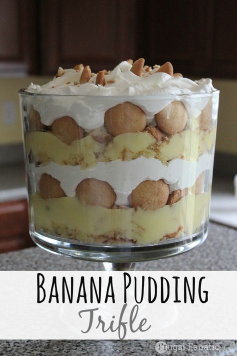 Banan Pudding, Banana Pudding Trifle Recipe, Banana Trifle, Pudding Trifle, Pudding Recept, Banana Pudding Trifle, Trifle Bowl Recipes, Punch Bowl Cake, Trifle Dessert Recipes