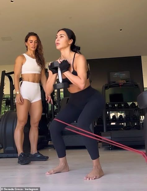 Certified Personal Trainer Aesthetic, Kim Kardashian Gym, Personal Trainer Aesthetic, Kardashian Workout, Best Ab Workouts, Exercise Schedule, Gym Personal Trainer, Dream Jobs, Online Personal Trainer