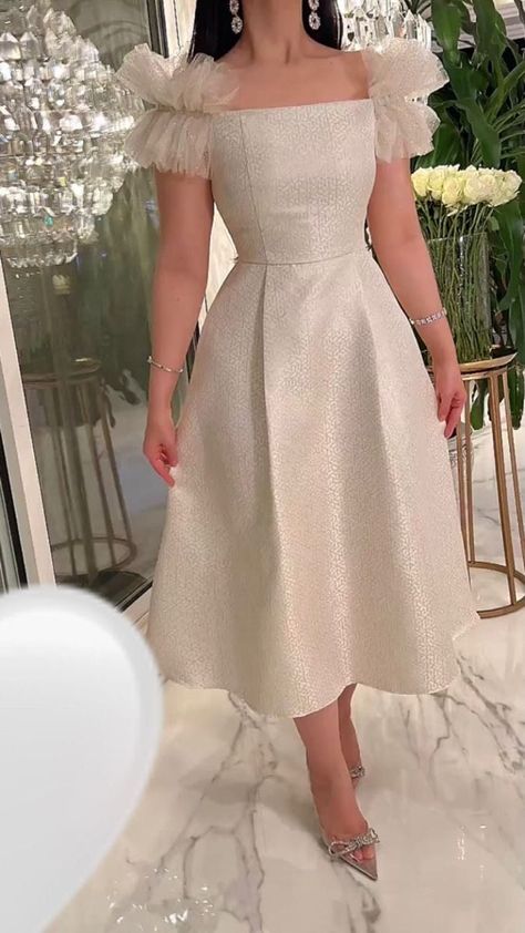 Sequence work ideas Prom Dresses Midi Length, Elegant Dresses Classy, Chic Party, Classy Dress Outfits, Party Gown, Elegant Dresses For Women, Glam Dresses, Classy Dress, Fancy Dresses