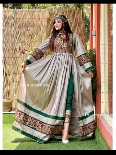 Afghan Fashion, Stylish Short Dresses, Afghan Clothes, Pakistani Fancy Dresses, Fashion Top Outfits, Modest Dresses Casual, Afghan Dresses, Simple Pakistani Dresses, Designer Dresses Casual