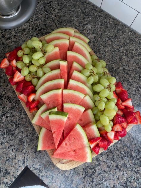 Simple and easy watermelon, grape, and strawberry fruit platter. Perfect for any social gathering Easy Fruit Platter Simple, Simple Food Platters, Watermelon And Grapes Platter, Strawberry Fruit Platter, Homemade Fruit Platter, Strawberry Fruit Tray, Watermelon Fruit Tray Ideas, Watermelon Fruit Platter Ideas, Watermelon Tray Ideas