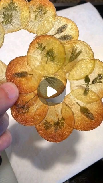 Kitchen Hacks Food, Food Presentation Plates, Sandwhich Recipes, Gourmet Food Plating, Veg Snacks, Chefs Plate, Cheese Course, Amazing Food Decoration, S Tag