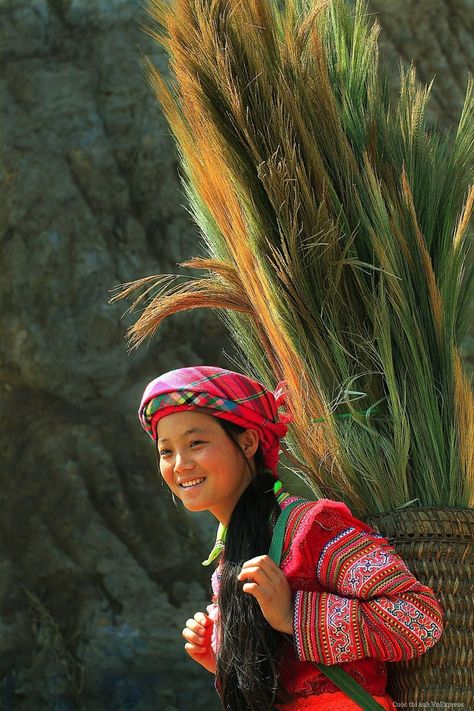 Hmong Culture, Beautiful Vietnam, Vietnam Voyage, We Are The World, People Of The World, World Cultures, 인물 사진, Mongolia, People Around The World