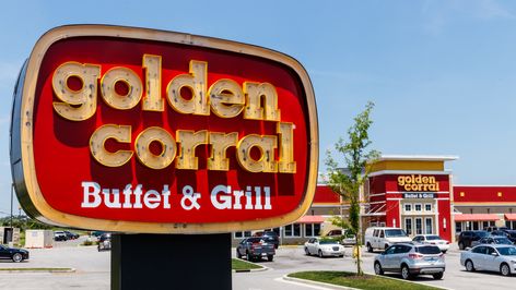 20 Popular Golden Corral Menu Items, Ranked Worst To Best Harry Potter Cocktails, Yard Yahtzee, Golden Corral, Lunch Hour, Diy Pool, Katharine Hepburn, Diy Yard, Family Restaurants, Birthday Dinners