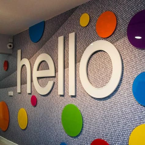 Office Creative Wall Design, Office Branding Ideas Creative, Creative Office Wall Ideas, Brand Wall Design, Office Creative Wall, Wall Branding Design, Branding Wall Design, Office Wall Graphics Creative, Office Wall Design Ideas Creative