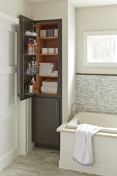 Diamond Cabinets Linen Closet Small Bathroom Cupboard, Bathroom Closet Shelving, Office Closet Ideas, Bathroom Linen Closet, Cabinets Ideas, Bathroom Linen Cabinet, Bad Inspiration, Linen Closet Organization, Bathroom Closet