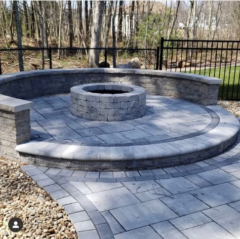 Outside Stone Patio Ideas, Stone Terrace Patio, Stone Patio Ideas With Fire Pit, Oval Patio Ideas, Circular Patio Ideas Design, Paver Patio With Fireplace, Outdoor Stone Patio Ideas, Round Firepits Backyard Ideas, Backyard Stone Patio Ideas