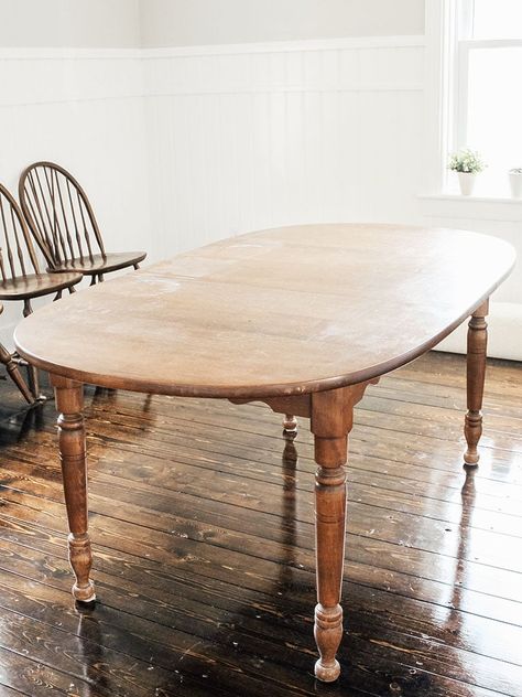 DIY Farmhouse Style Dining Table Makeover Before and After. Come check out the full tutorial on how to give an outdated table new life. Chalk Paint | Antique | Wood | Painted | Fixer Upper #diyhome #chalkpaint #homedecor #diningroom Old Wooden Dining Table Makeover, Paint Old Dining Table, Farmhouse Oval Dining Table, How To Restain Wood Dining Table, Oval Table Refinishing Ideas, Doy Kitchen Table, Diy Vintage Dining Table, Diy Dining Table Makeover Color Combos, Stripped Wood Dining Table