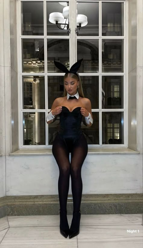 Hugh Hefner And Bunny Costume, Hot Halloween Costumes Women, Halloween Poses, Playboy Bunny Outfits, Playboy Bunny Costume, Black Halloween Costumes, Bunny Halloween Costume, Halloween 23, Fairy Halloween Costumes