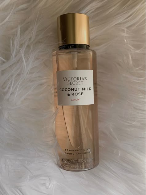 Coconut Milk And Rose Victoria Secret, Perfume Coconut, Victoria Secret Spray, Coconut Perfume, Victoria Secrets Coconut, Victoria Secret Body Spray, Victoria Secret Body Mist, Secret Victoria, Makeup Bag Essentials