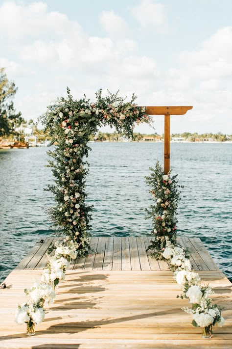 Lake Wedding Ideas, Dock Wedding, Florida Backyard, Wedding Alter, Lake House Wedding, Backyard Wedding Ceremony, Wedding Archway, Cottage Wedding, Water Wedding