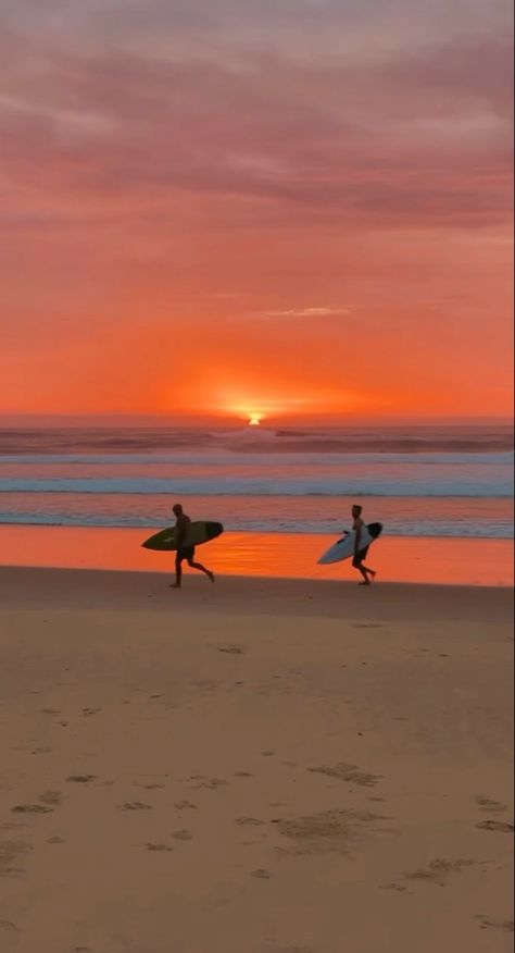 Surf Board Background, Sunset Surfing Aesthetic, Ocean Athstetic, Surfer Wallpaper Aesthetic, Hawaii Sunset Aesthetic, Surfing Wallpaper Aesthetic, Aesthetic Surf Wallpaper, Surfer Aesthetic Wallpaper, Surf Wallpaper Backgrounds