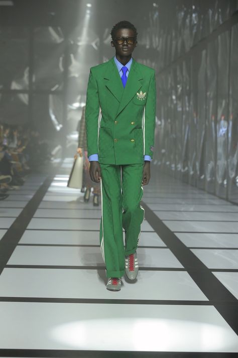 Gucci’s Latest Collection Includes A Collab With Adidas #refinery29 https://www.refinery29.com/en-us/2022/02/10885576/gucci-adidas-collaboration-2022 Green Runway Fashion, Adidas X Gucci, Gucci X Adidas, Green Costume, 80s Fashion Men, Lagos Fashion Week, Lagos Fashion, Men Fashion Week, Green Costumes