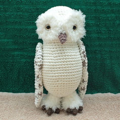 Gwenn the Snowy Owl Crochet pattern by Haakneus Owl Crochet Pattern, Owl Crochet, Owl Crochet Patterns, Owl Pattern, Baby Seal, Different Animals, Owl Patterns, Snowy Owl, Baby Owls