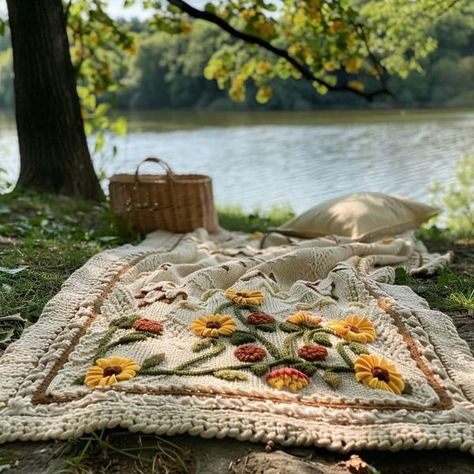 Crochet Picnic Blanket, Crochet Picnic, Blanket Knitted, Toy Crochet, Wool Knit, Crochet Dolls, Fiber Art, Picnic Blanket, Crochet Projects