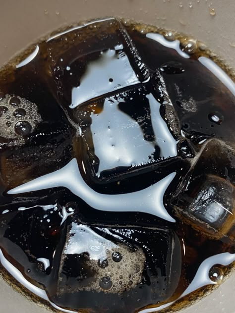 #cocacola #coke #ice #coca #mcdonald #aesthetic Mcdonalds Coke Aesthetic, Vintage Coke Aesthetic, Coco Cola Aesthetic, Coke Cola Aesthetic, Coke With Ice, Mcdonalds Coke, Pepsi Aesthetic, Drinks Coke, Coca Cola Aesthetic