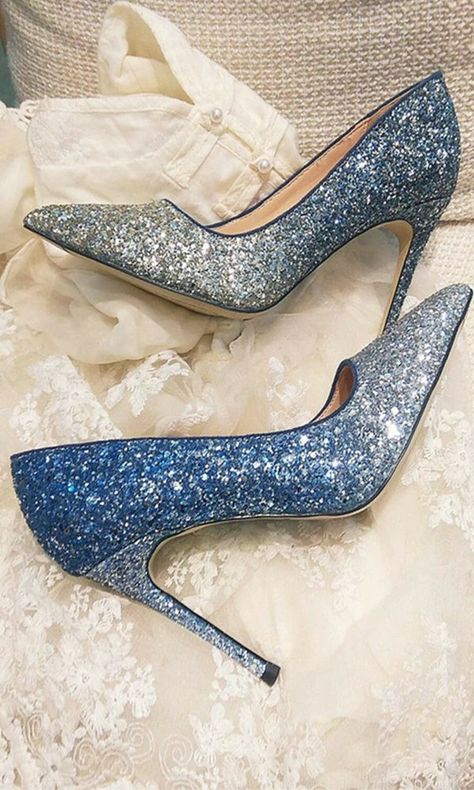 #aesthetic #beautiful #stilettos #fashion #style #shoeoftheday High Heels Outfit, Cute High Heels, Blue High Heels, Heels Aesthetic, Shoes Heels Classy, High Heels Boots, Heels Outfits, Heels High, Heels Classy